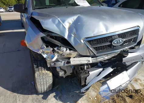 2005 Kia Sorento Ex/Lx from USA, damaged, VIN KNDJD733655458479